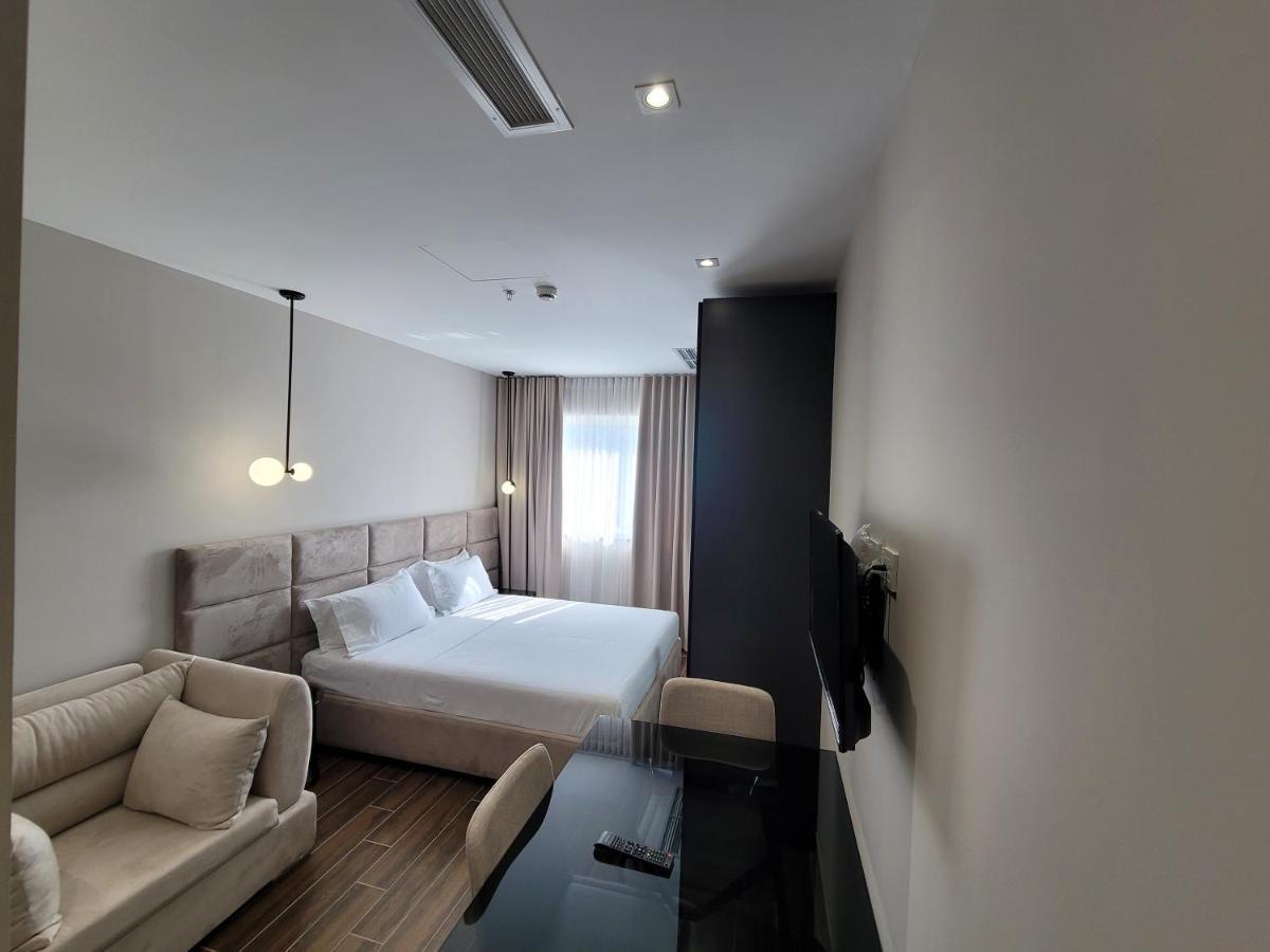 Delfin Resort Kune Shëngjin Buitenkant foto