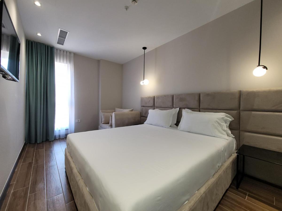 Delfin Resort Kune Shëngjin Buitenkant foto