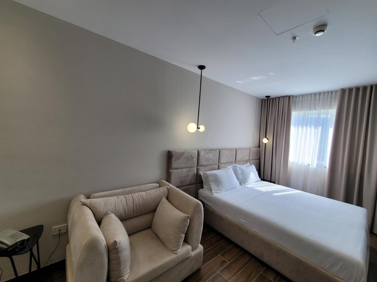 Delfin Resort Kune Shëngjin Buitenkant foto