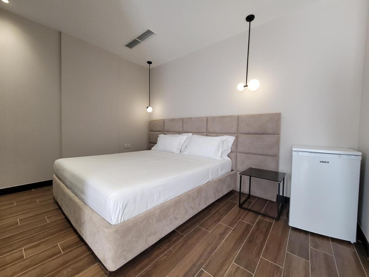 Delfin Resort Kune Shëngjin Buitenkant foto