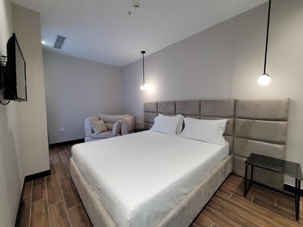 Delfin Resort Kune Shëngjin Buitenkant foto